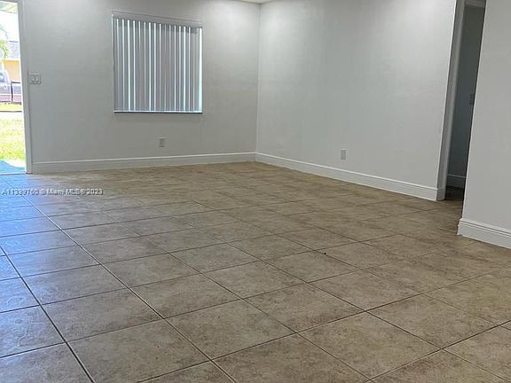 4th image of 822 NE 18th St