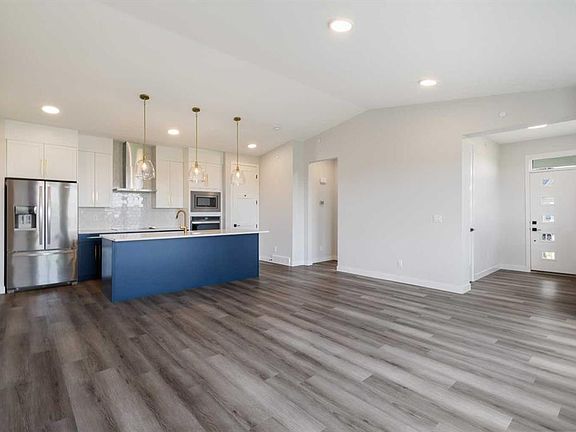 5th image of 71 NE Lucas St NW #11