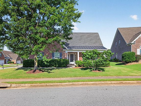 2nd image of 1237 Laurelwood Ln