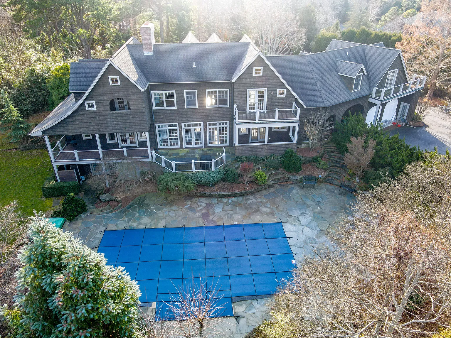 Tranquil 5 Bedroom Southampton Home — Photo 4
