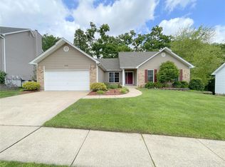 615 Highland Glen Dr, Ballwin, MO 63021