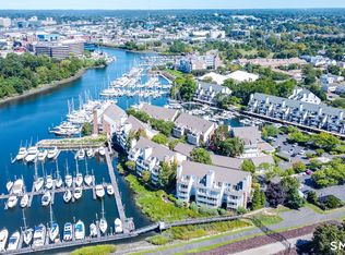 73 Harbor Dr APT 412, Stamford, CT 06902