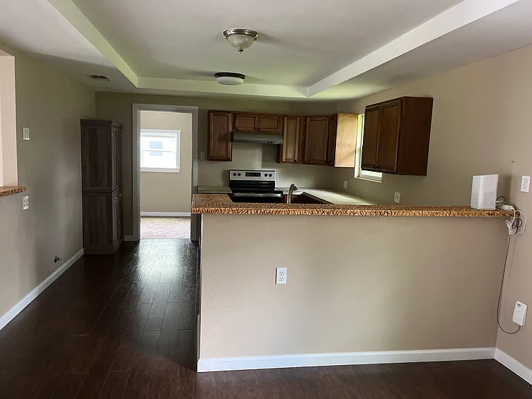 509 E Mesquite St — Photo 5