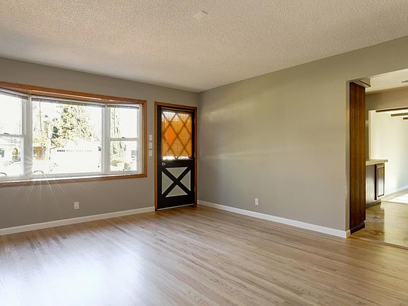 4th image of 1146 Park Grove Dr