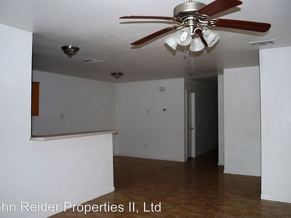 2nd image of 933 Ramblewood St Unit B