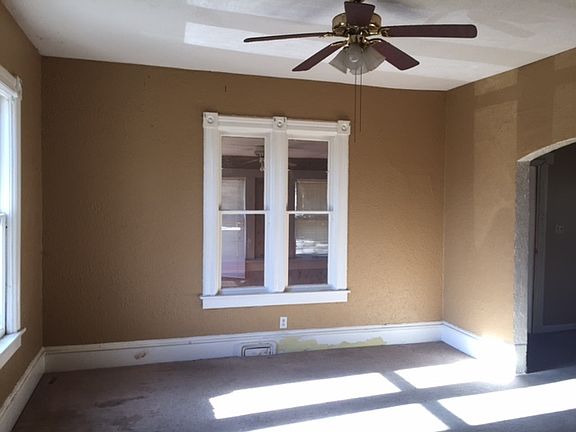 3rd image of 38759 N Broadway Ave