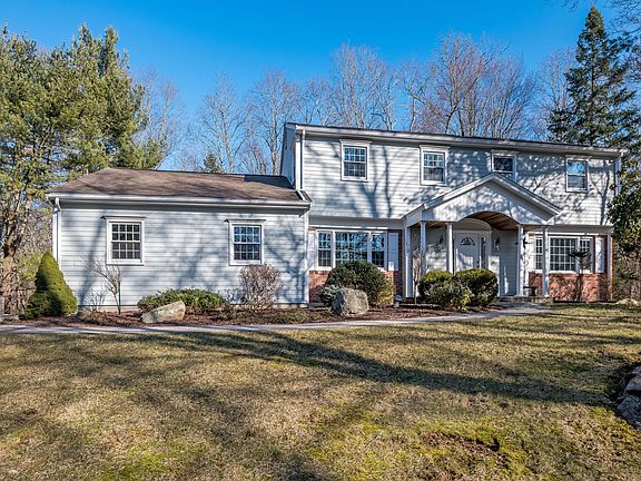 3rd image of 29 Jericho Dr