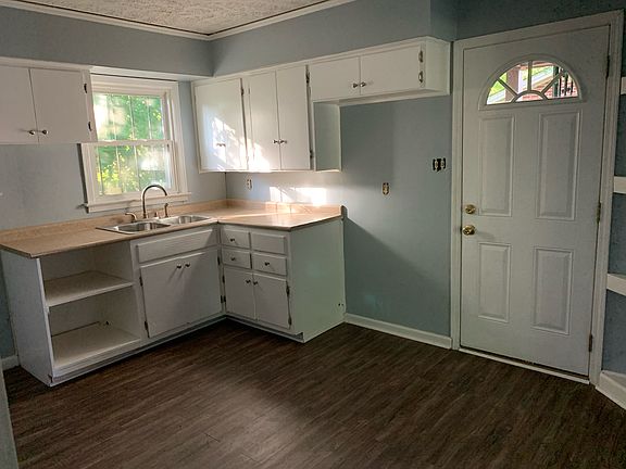 5th image of 2107 Yarbrough Cir