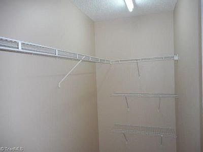 Walk in closet 2