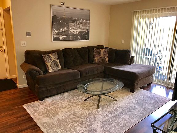 2nd image of 122 Glengarry Dr APT 305