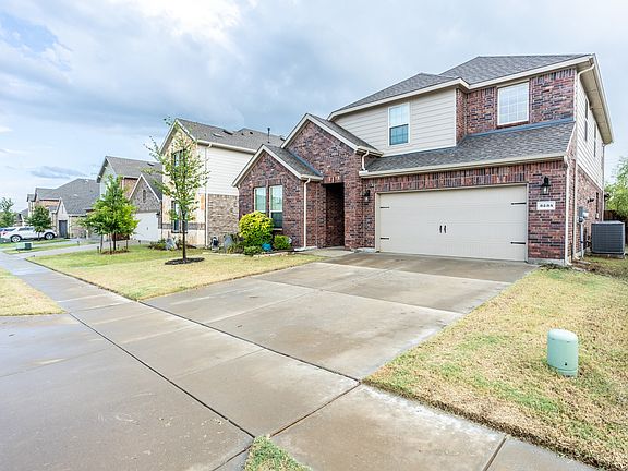 2nd image of 3235 Hunters Glen Dr
