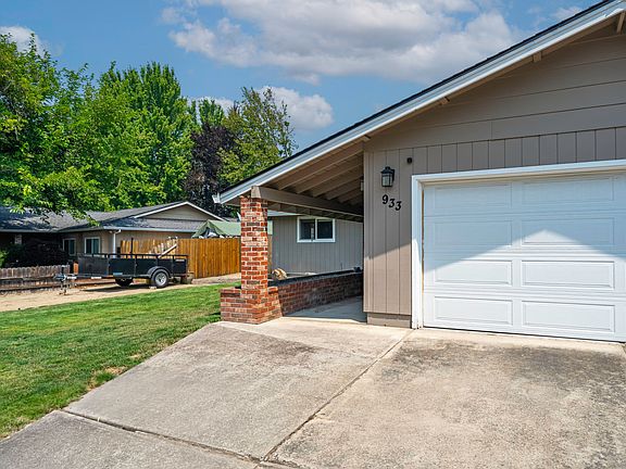4th image of 933 Rose Valley Dr