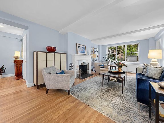 3rd image of 424 E 52nd St APT 3A