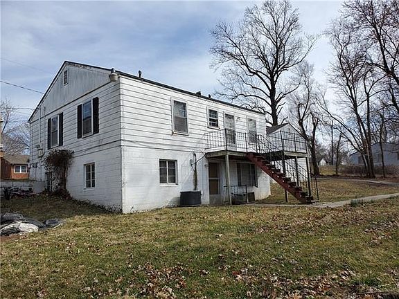 4th image of 2718 S Sterling Ave