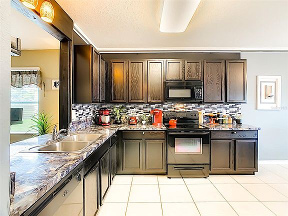 4th image of 3095 Sangria St
