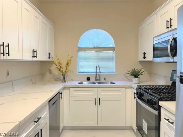 1407 Santa Margarita St Unit D, Las Vegas, NV 89146