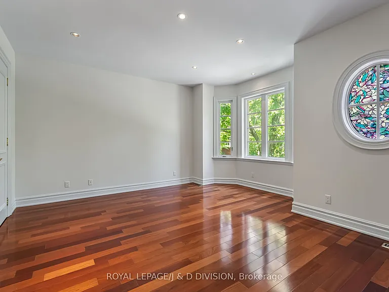 8 Huntley St — Photo 26