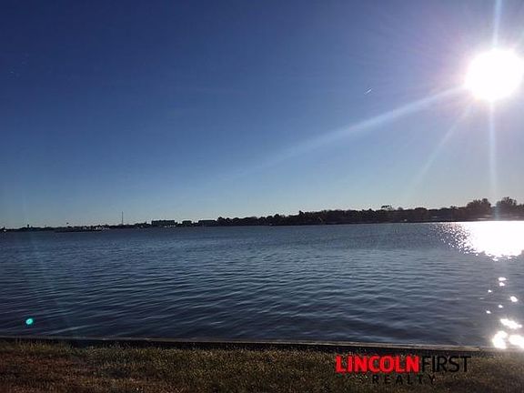 5th image of 142 W Lakeshore Dr