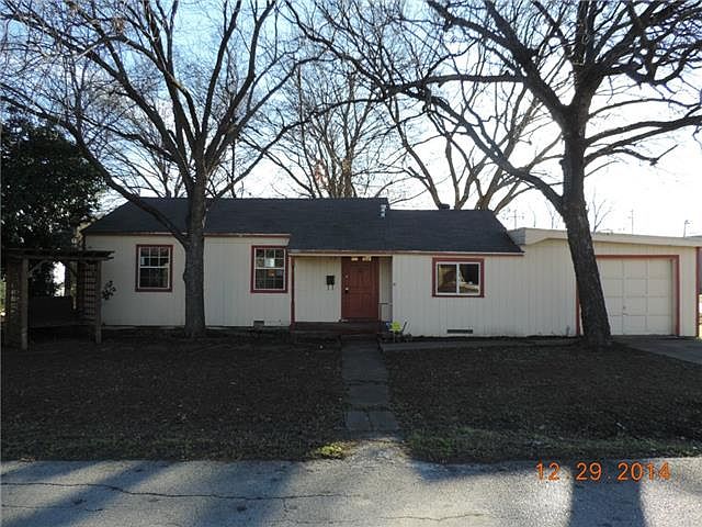 1st image of 301 W 5th St
