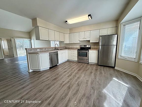 2nd image of 6030-6032 Canton Dr