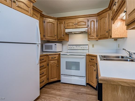 3rd image of 215 Navaho St