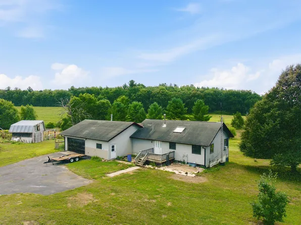 1129 Gem Dr, Wisconsin Dells, WI 53965