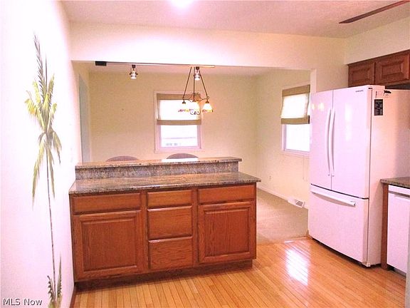 4th image of 311 Starr Line Dr
