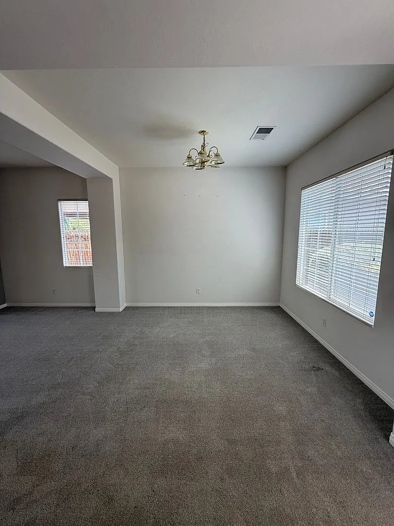 Stylish Southwest Bakersfield Home with Downstairs Office and Spacious Layout — Photo 2