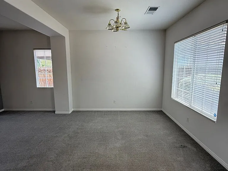 12710 Crystal Cove Ave — Photo 2