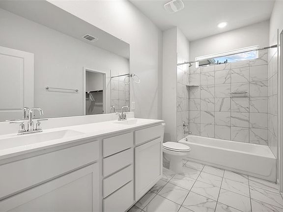 5th image of 1005 Doris Ln