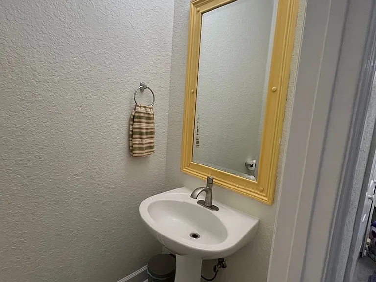 2508 SW 35th Pl #P93 — Photo 12