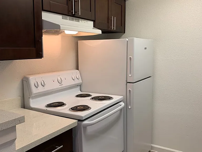 Emerald Cove Apartments — Photo 67