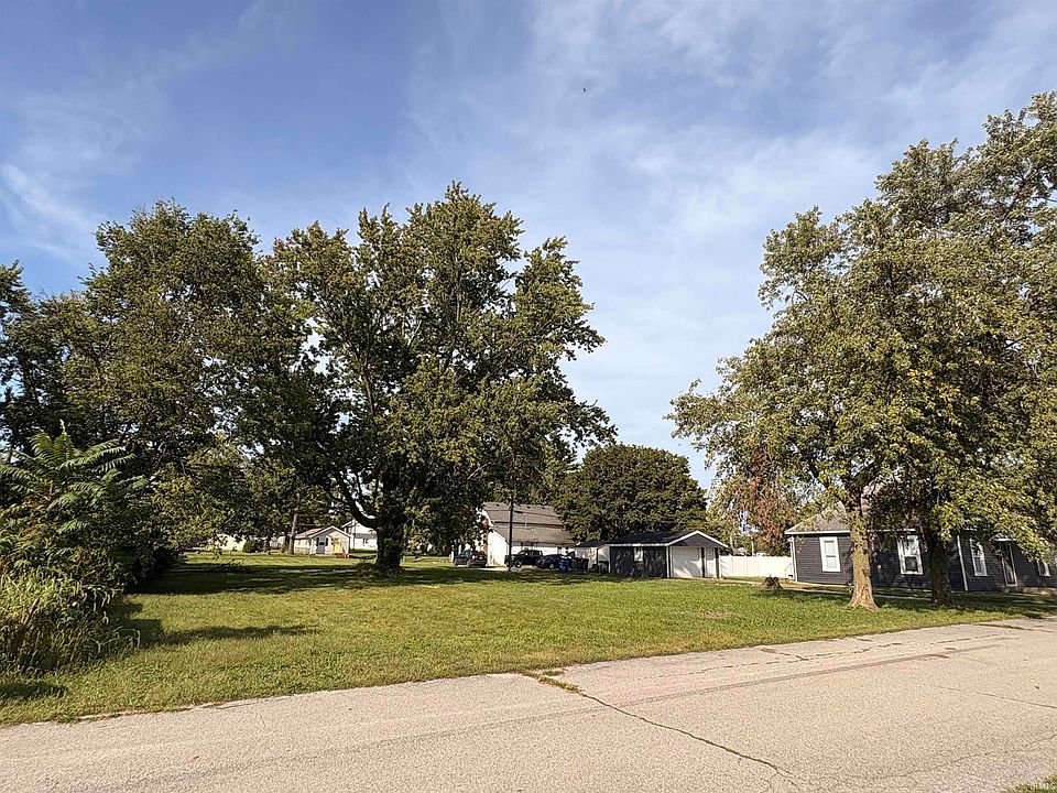 2nd image of E Maple St