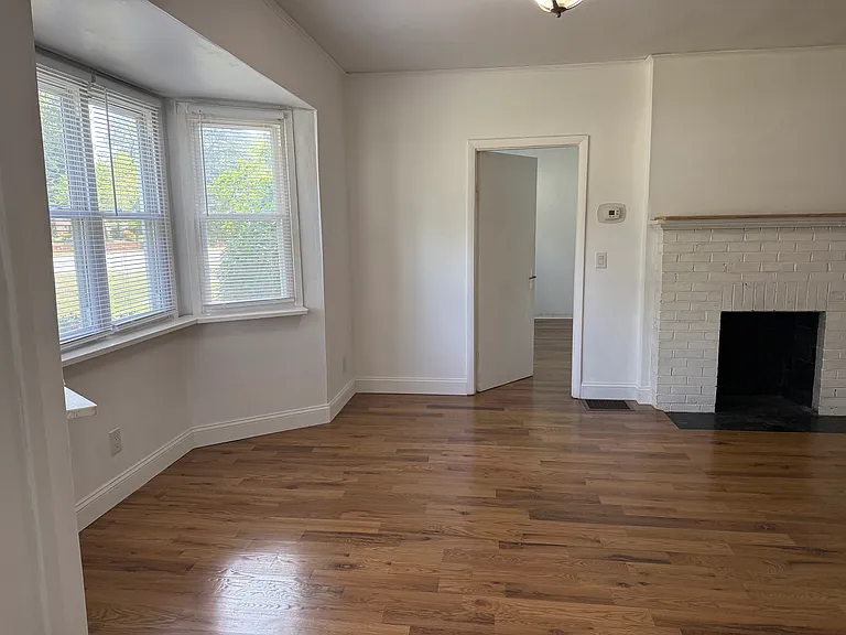 109 Buist Ave — Photo 6