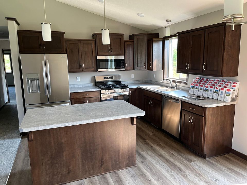 2nd image of 2640 Peridot St