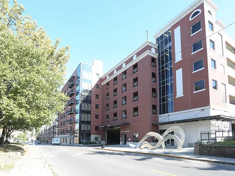 1200 E Walnut St — Photo 13