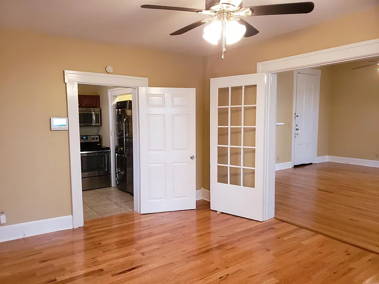 105 S McLemore Ave #2 — Photo 6