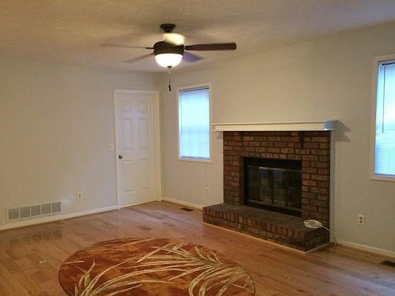 3rd image of 4645 Fox Hollow Ct