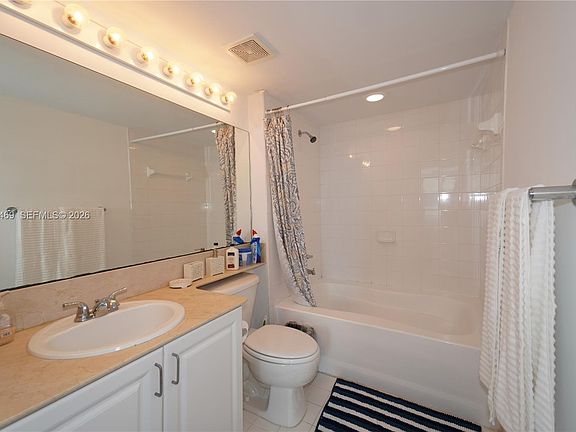 4th image of 1155 Brickell Bay Dr APT 3301