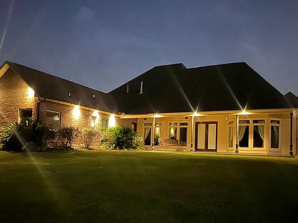 14303 Bluff Lakes Dr, Prairieville, LA 70769