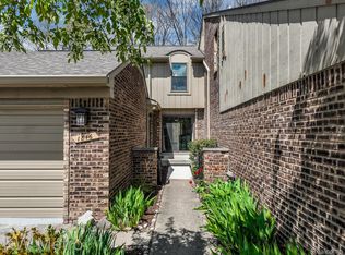 1816 Burning Bush Ct, Rochester, MI 48309