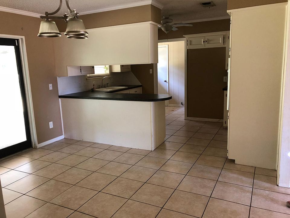 1st image of 35 Holly Ln