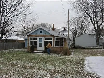 303 E 246th St photo 1