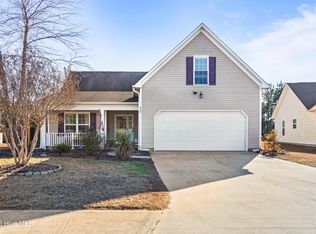 350 Rose Bud Ln, Holly Ridge, NC 28445