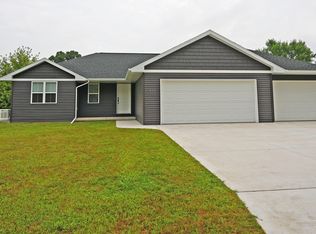 453 McDougal Cir, Oconto Falls, WI 54154