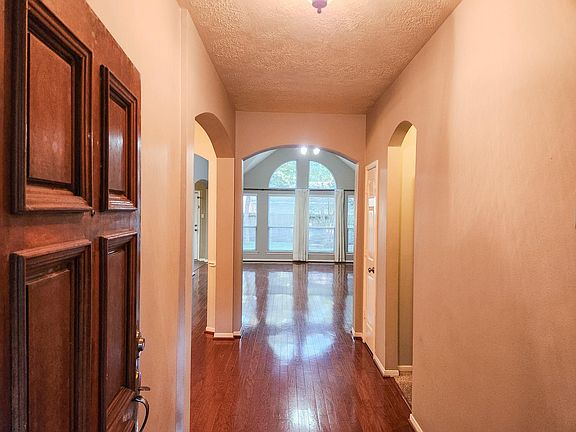 3rd image of 7 Wild Orchid Ct
