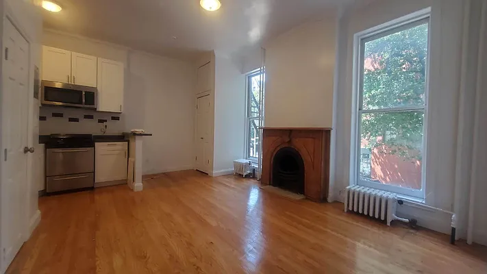 Rented by Bond New York | media 6