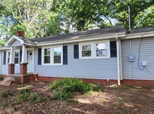 125 Indian Oaks Rd, Seneca, SC 29672