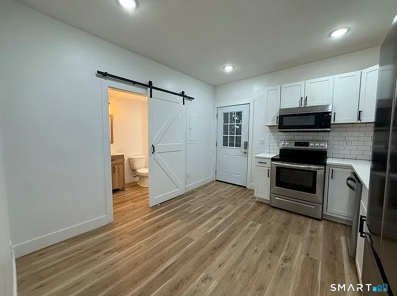 Studio, 1.0 bath, 8160 sqft, $1,550 — Photo 2