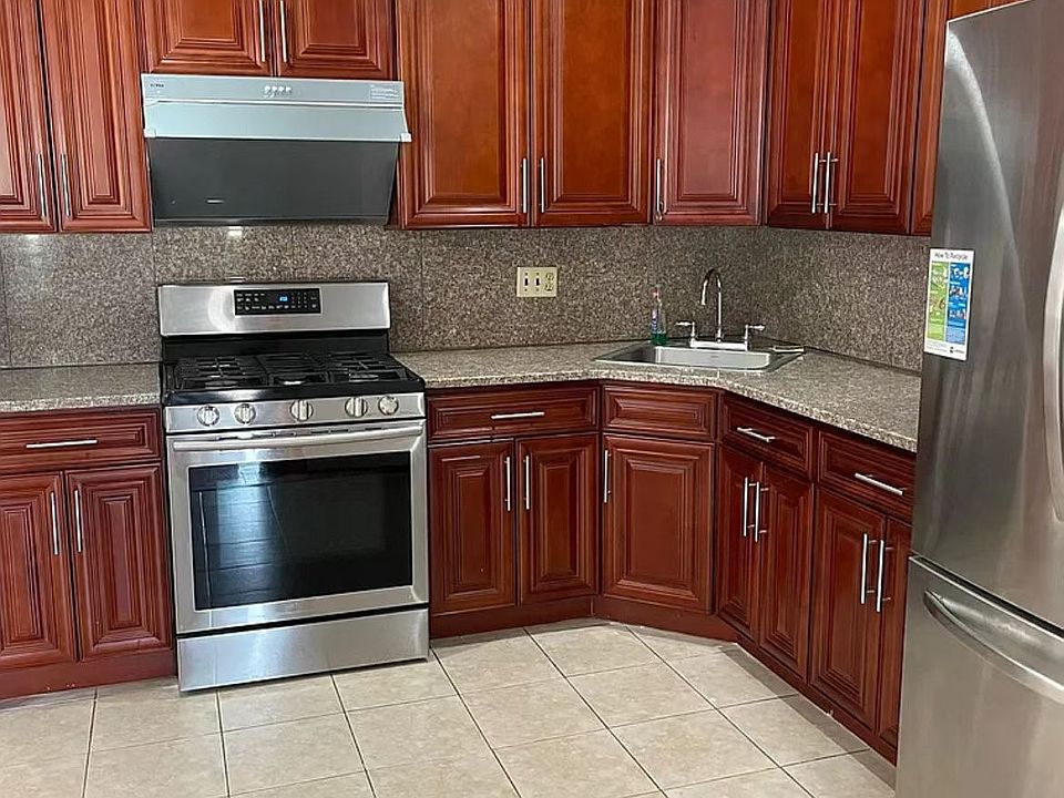 1st image of 5802 186th St #3